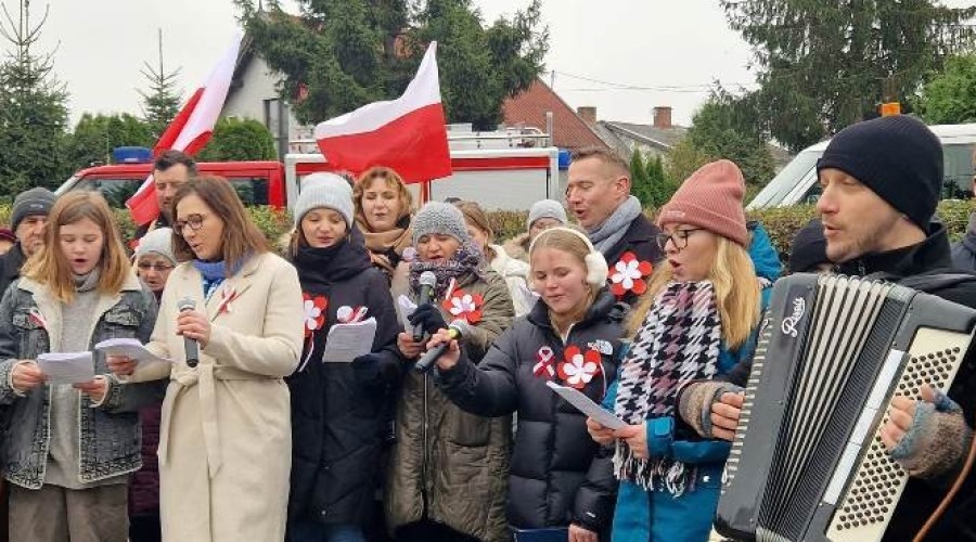 Mieszkańcy Gminy Sztutowo uczcili Święto Niepodległości  (1)