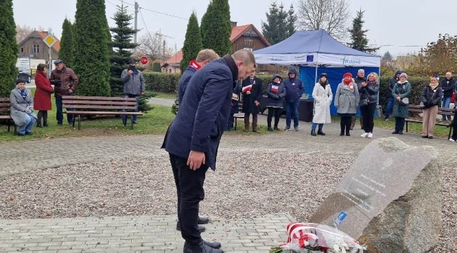 Mieszkańcy Gminy Sztutowo uczcili Święto Niepodległości  (2)