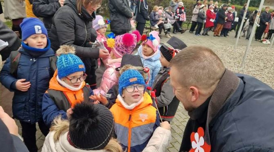 Mieszkańcy Gminy Sztutowo uczcili Święto Niepodległości  (23)