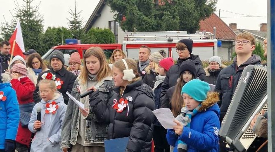 Mieszkańcy Gminy Sztutowo uczcili Święto Niepodległości  (24)