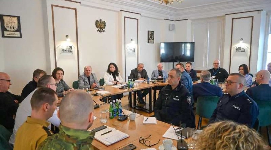 POSIEDZENIE CENTRUM ZARZADZANIA KRYZYSOWEGO (3)