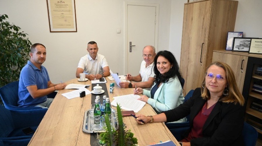 podpisanie umowy starostwo powiatowe (2)