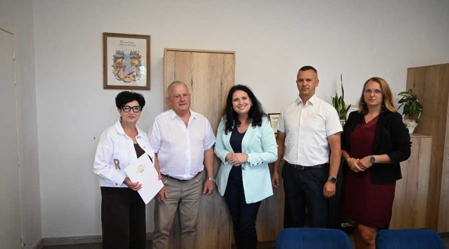 nowe miejsca parkingowe w Jantarze  (1)