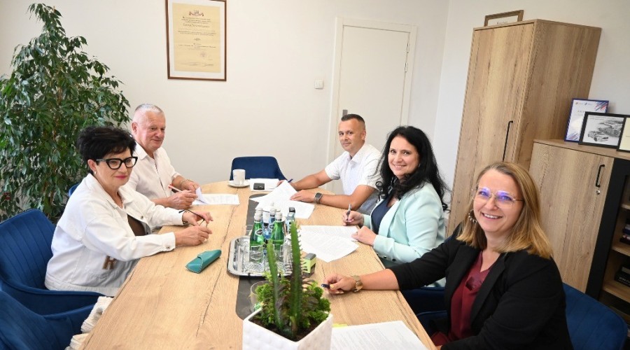 nowe miejsca parkingowe w Jantarze  (4)