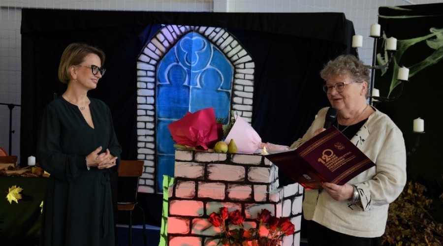 gratulacje dla nauczycieli z okazji Dnia Edukacji Narodowej  (9)