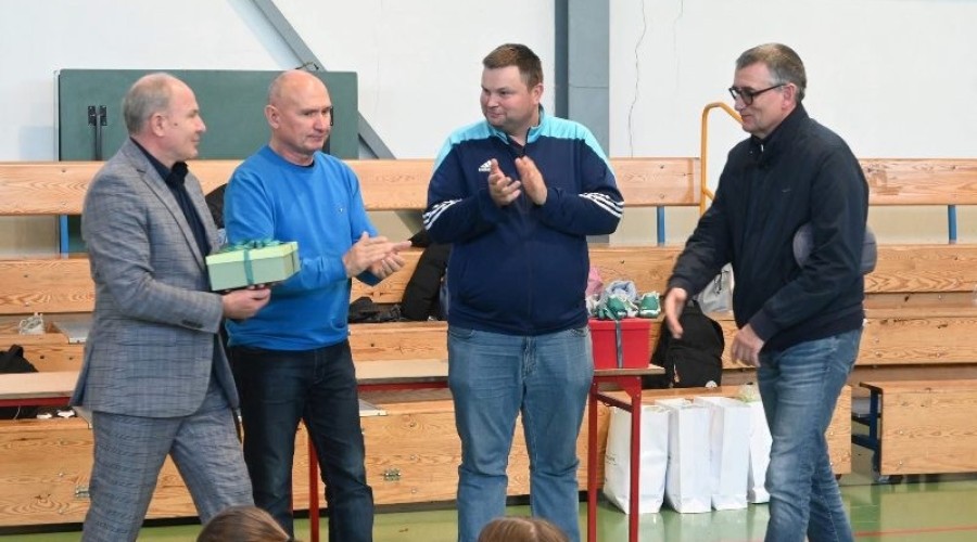 Nowy Dwór Gdański, Hennef i Velká nad Veličkou 8