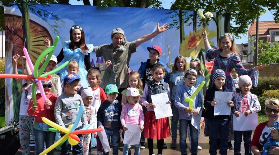 Nowy Dwór Gd. Art Majówka przed Żuławskim Ośrodkiem Kultury  (18)