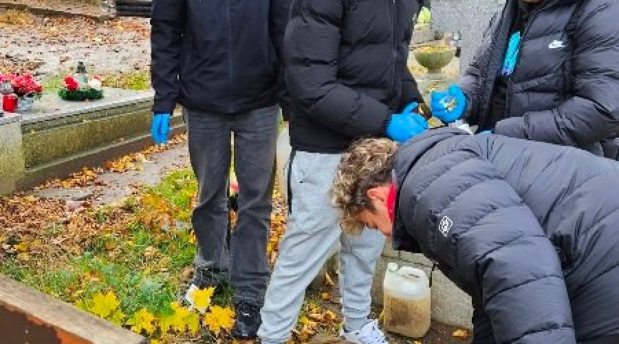 sprzatanie cmentarzy (13)