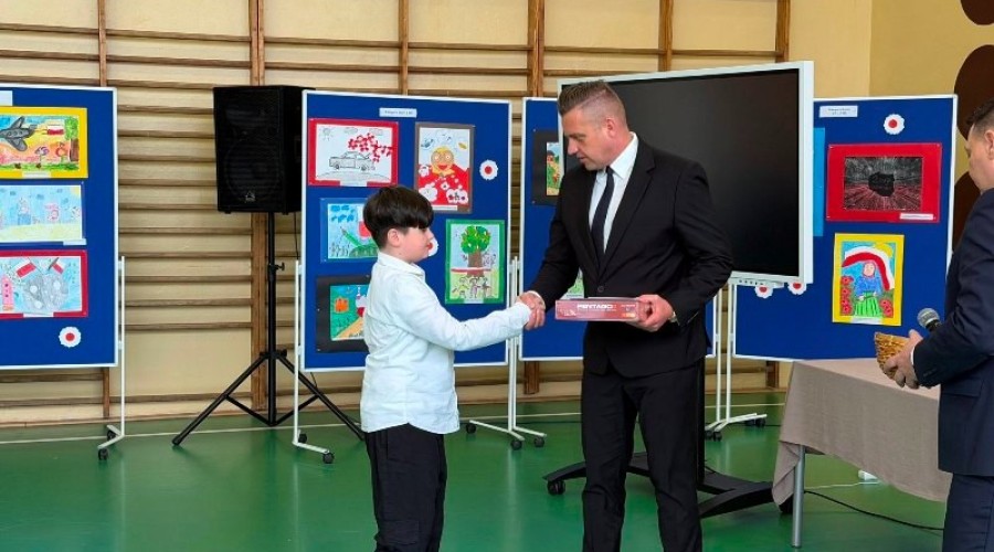 XVIII Konkurs z okazji Dnia Flagi RP w Szkole Podstawowej nr 1 w Nowym Dworze Gdańskim (10)
