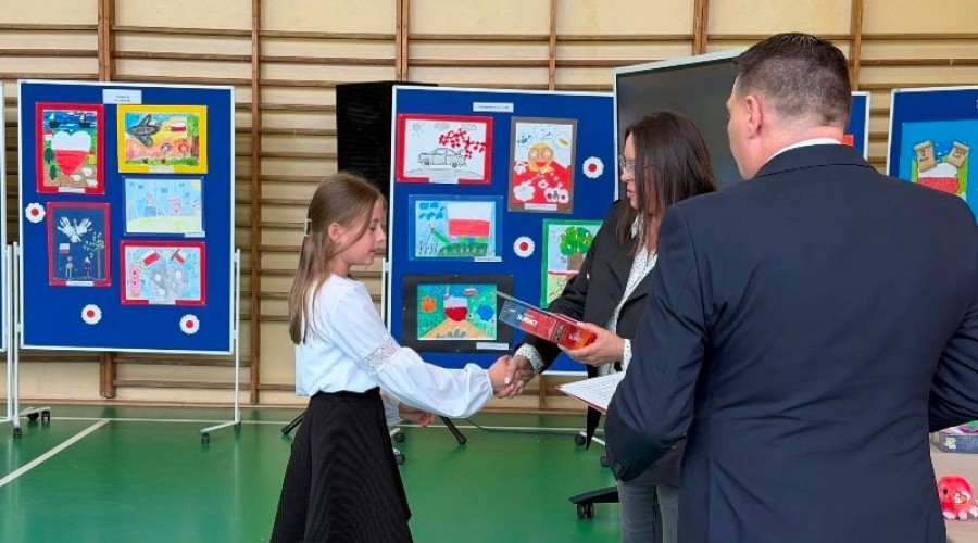 XVIII Konkurs z okazji Dnia Flagi RP w Szkole Podstawowej nr 1 w Nowym Dworze Gdańskim (11)