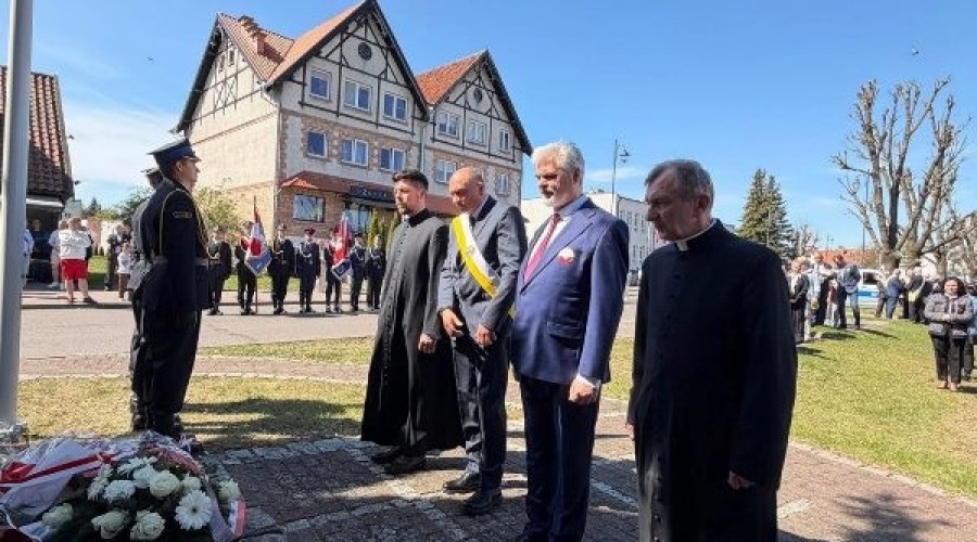 Uroczyste obchody Święta Narodowego Konstytucji 3 Maja w Nowym Dworze Gdańskim  (31)