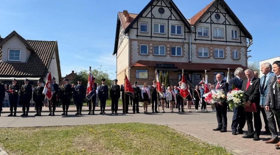 Uroczyste obchody Święta Narodowego Konstytucji 3 Maja w Nowym Dworze Gdańskim  (38)
