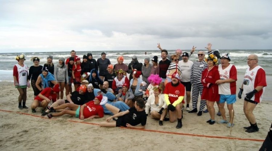 IV-Kąpiel-Morsów-w-Krainie-Kormoranów-w-Kątach-Rybackich-24-749x420