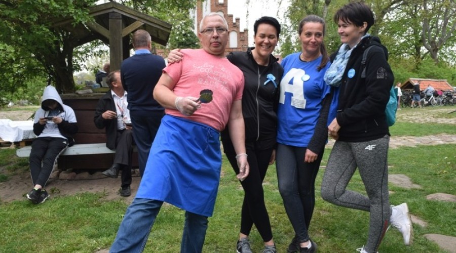 Niebieski piknik autyzm (1)