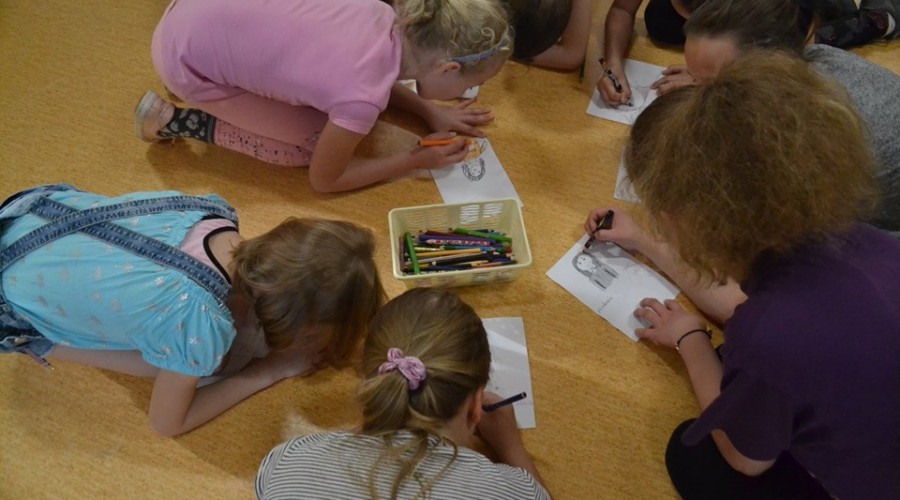 Sztutowo. Uczniowie z Pozezdrza z wizytą (4)