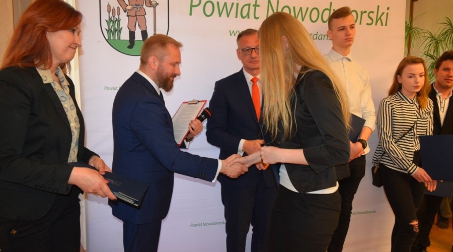 sesja rady powiatu nowodworskiego36