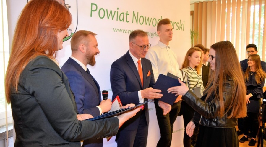 sesja rady powiatu nowodworskiego43