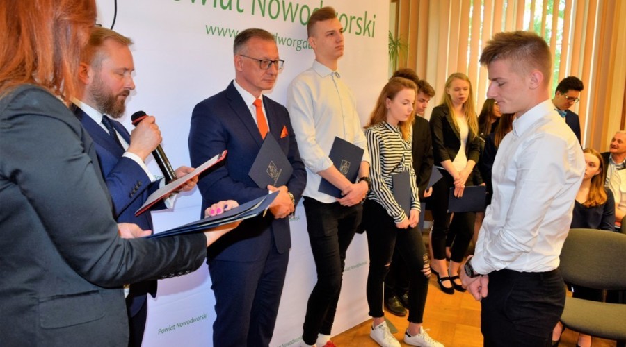 sesja rady powiatu nowodworskiego45