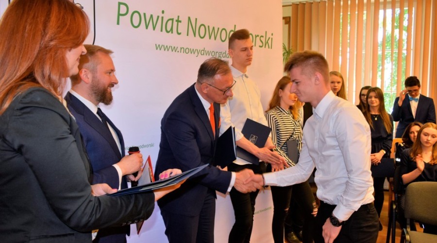 sesja rady powiatu nowodworskiego46