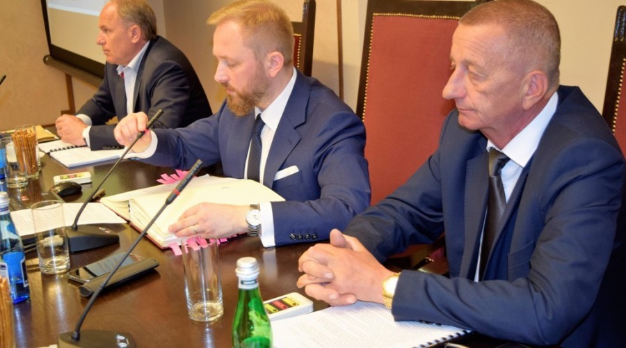 sesja rady powiatu nowodworskiego78