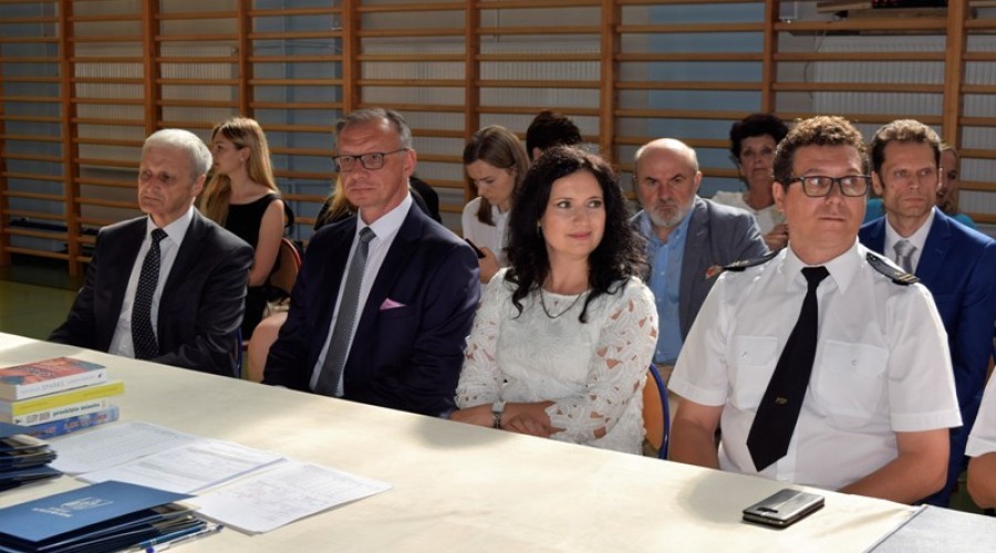 Zakończenie roku szkolnego zespół szkół nr 1 ndg (2)