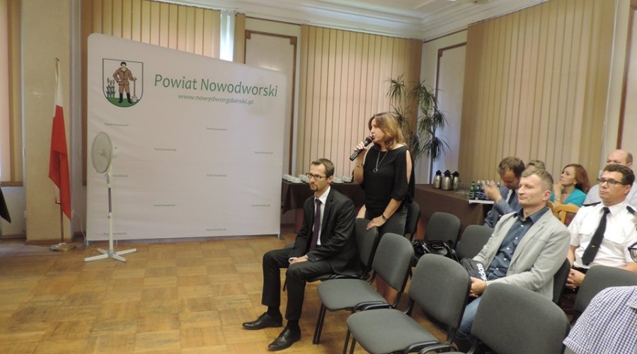 sesja rady powiatu nowodworskiego (1)