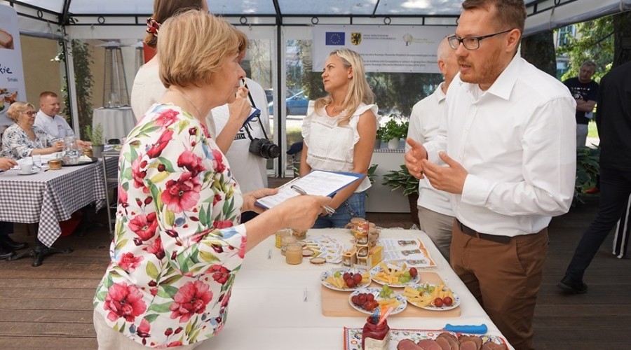 Ser Werderkäse Bursztynowy Laur Marszałka  (1)