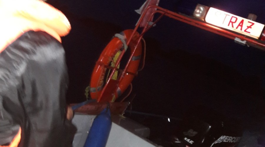 łódź na mieliźnie (2)