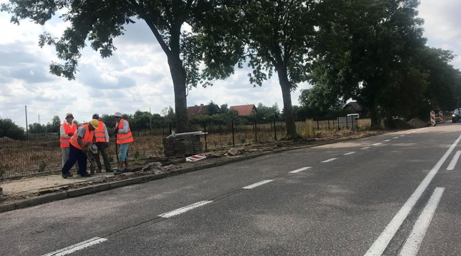  budowa chodnika przy drodze nr 502 (15)