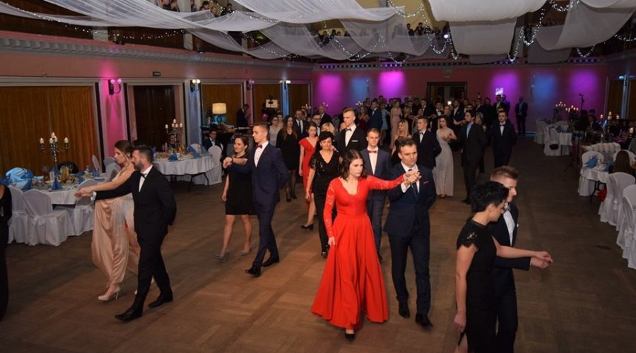 studniówka liceum 2019 r (17)