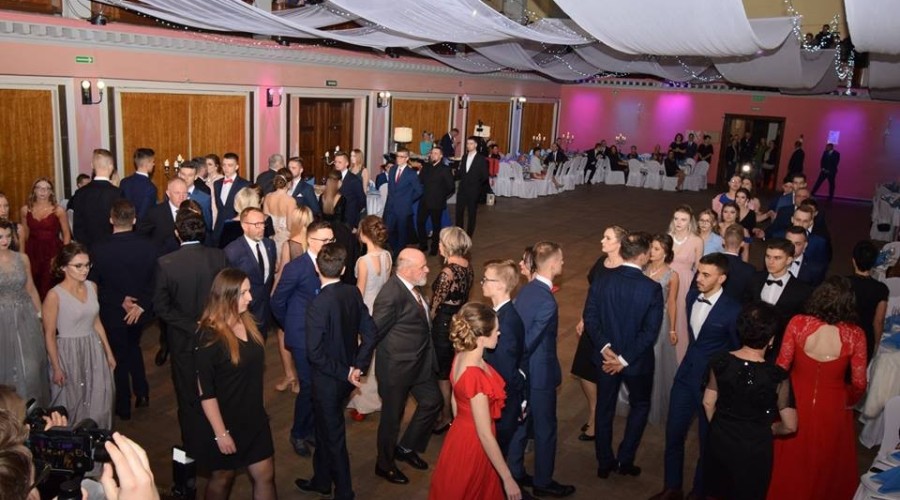 studniówka liceum 2019 r (37)