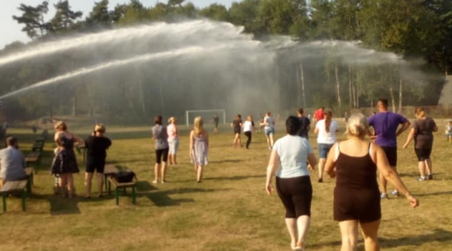 Wakacje w Kątach Rybackich zakończono wspólną zabawą na festynie rodzinnym (3)
