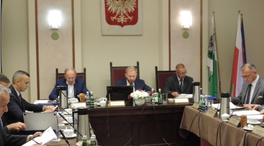 sesja rady powiatu (2)