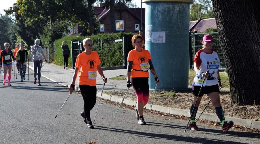 bursztynowy-bieg-i-marsz-nordic-walking-w-sztutowie040