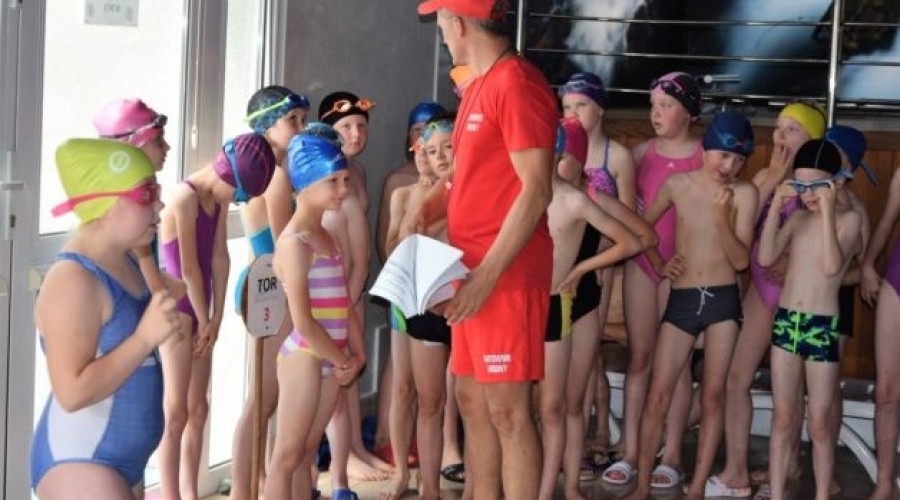 Międzyszkolne zawody pływackie stegna (32)