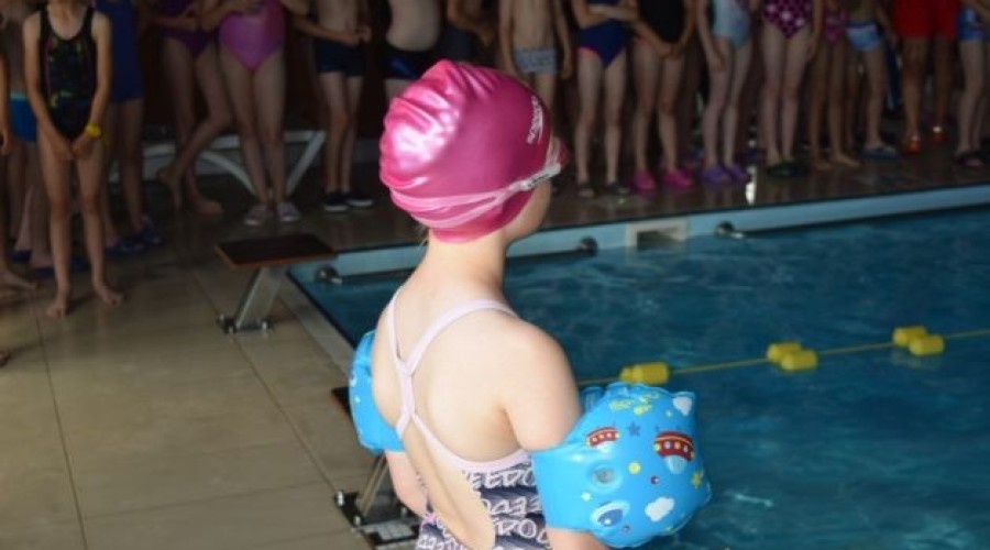 Międzyszkolne zawody pływackie stegna (9)