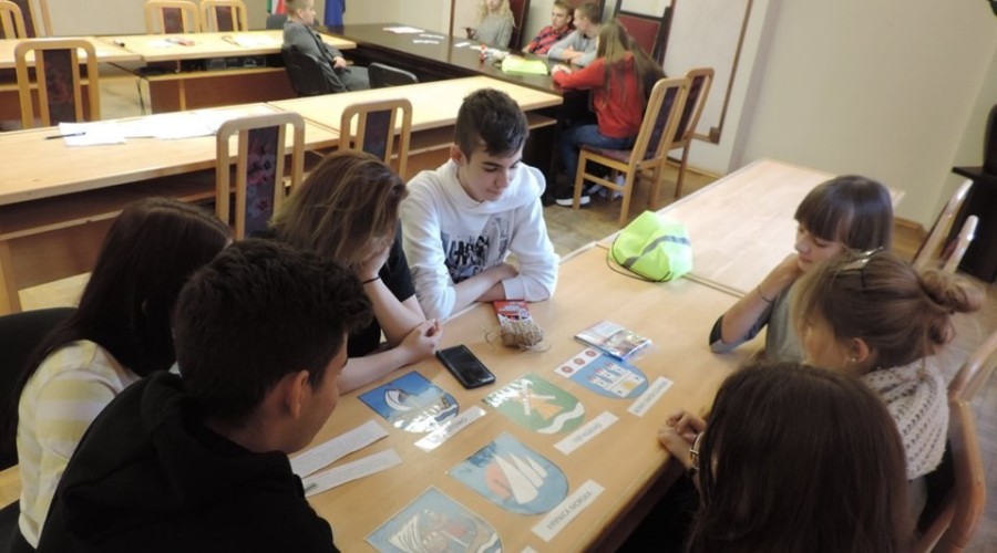 licealiści w starostwie (1)