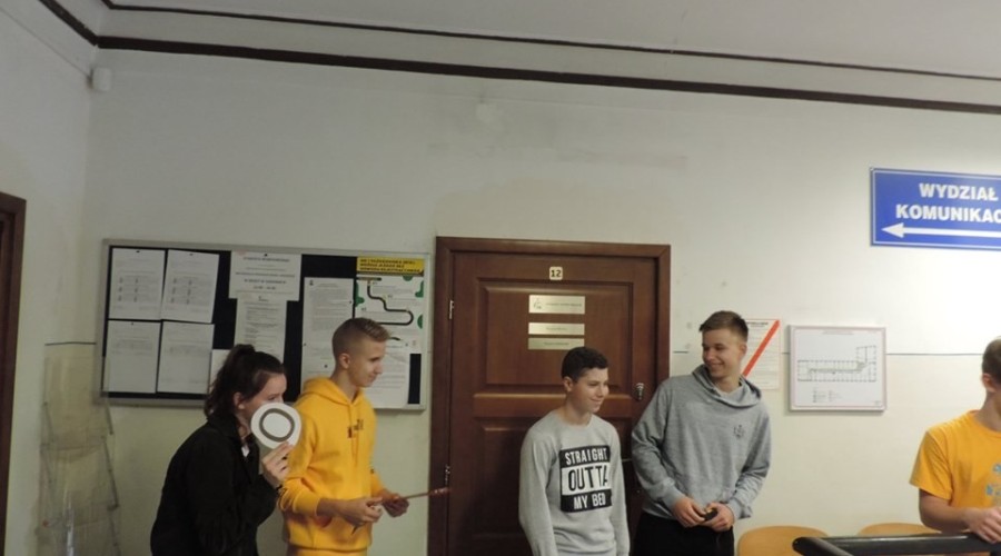 licealiści w starostwie (3)