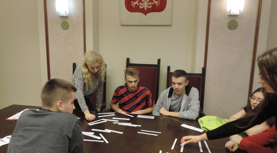 licealiści w starostwie (4)