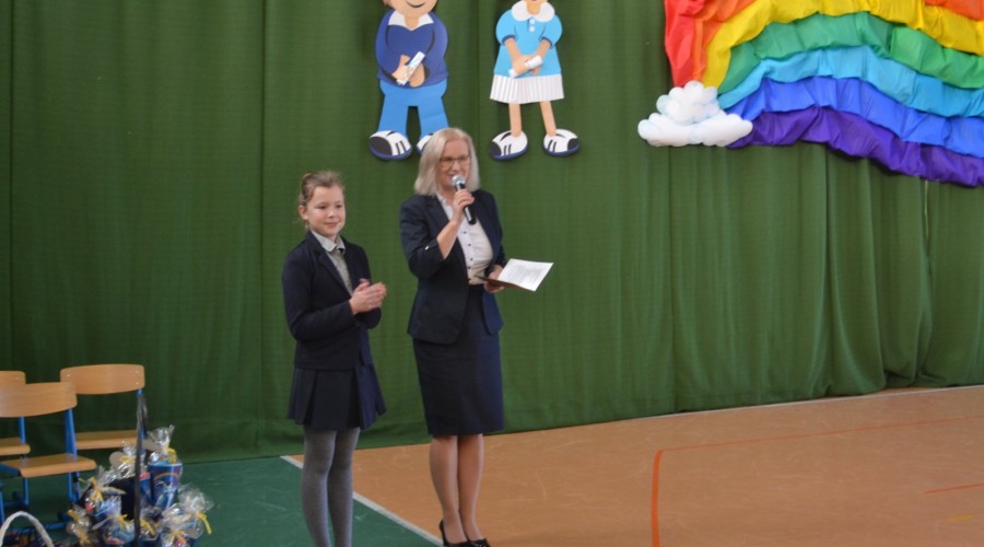 Uroczystość pasowania na ucznia w Szkole Podstawowej w Sztutowie (10)
