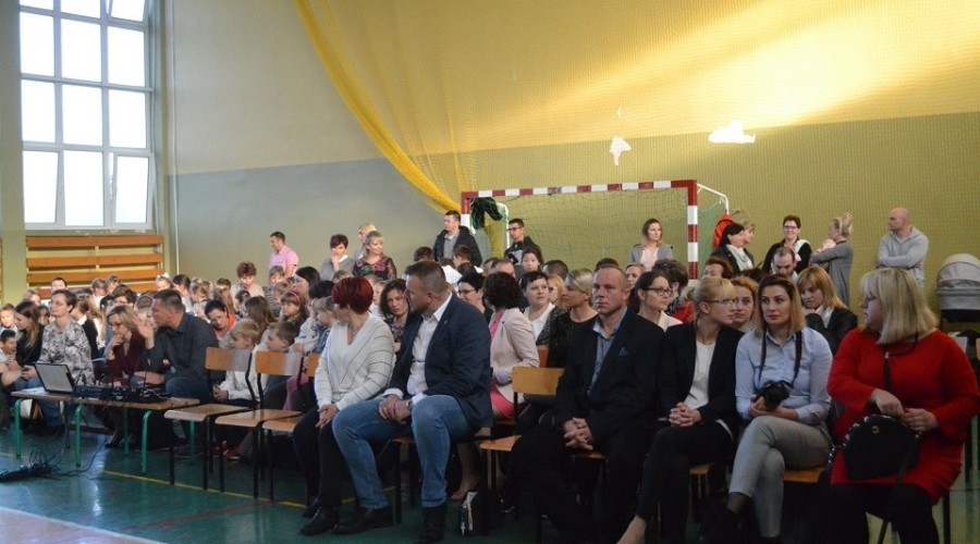 Uroczystość pasowania na ucznia w Szkole Podstawowej w Sztutowie (8)