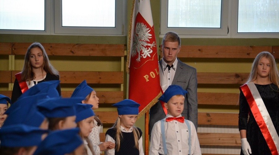 Uroczystość pasowania na ucznia w Szkole Podstawowej w Sztutowie (9)