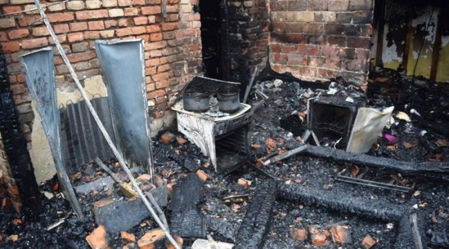 Izbiska-dom-po-pożarze-24