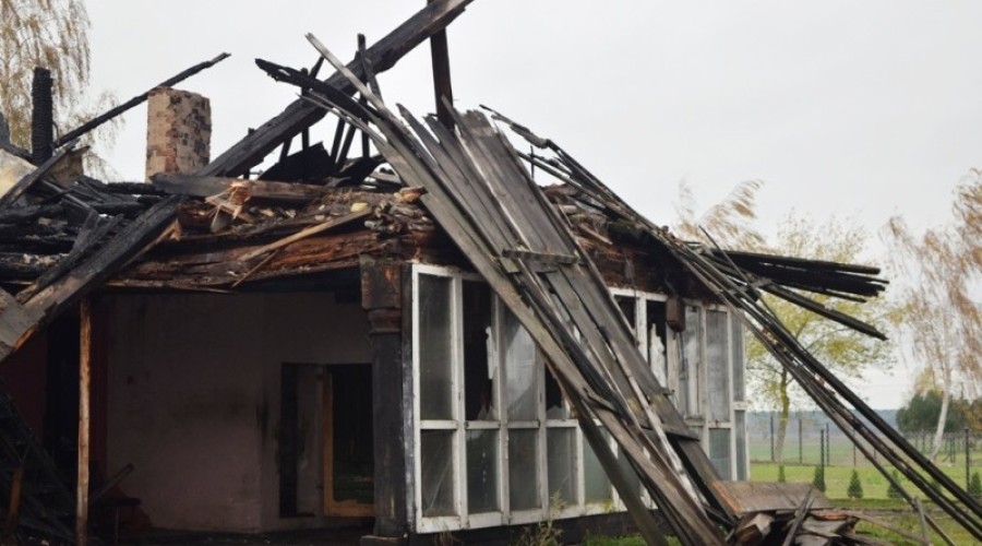 Izbiska-dom-po-pożarze-4