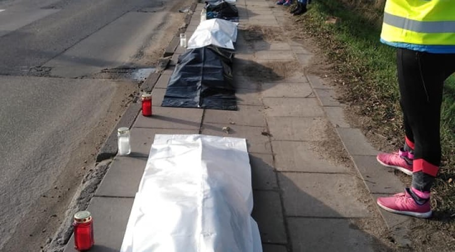 Światowy Dzień Ruchu Drogowego – happening przy pomniku ofiar (7)