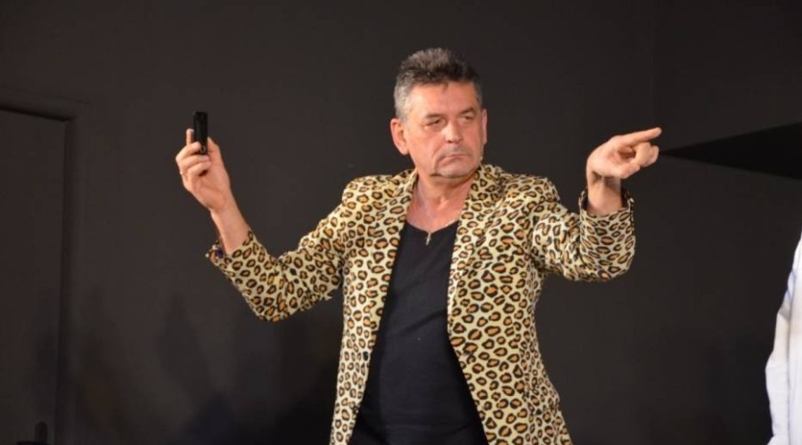 “Mężczyzna idealny”  (7)