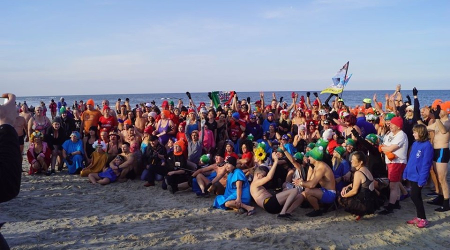 V kąpiel morsów w Kątach Rybackich. Sportowy weekend w Gminie Sztutowo (15)