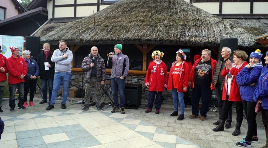 V kąpiel morsów w Kątach Rybackich. Sportowy weekend w Gminie Sztutowo (4)