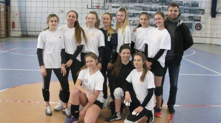 rozgrywki XVI Miejskiej Ligi Piłki Siatkowej Kobiet.  (1)