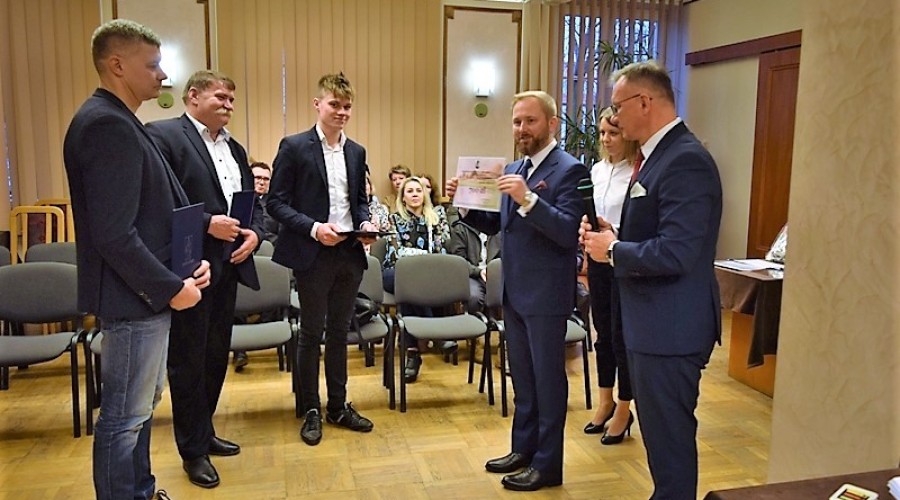 sesja powiat wyróznienia0108